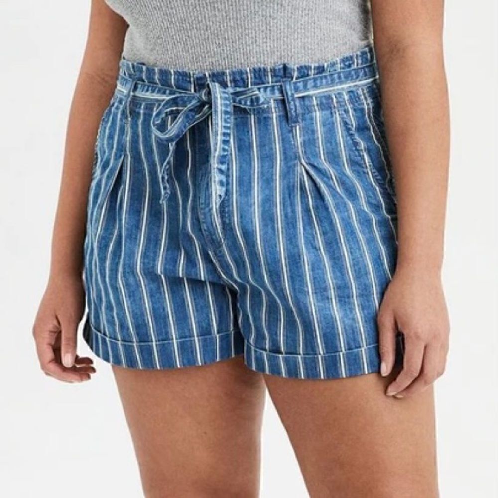 American Eagle NWT Size 4 Blue Super High-Waisted Striped Paperbag Short